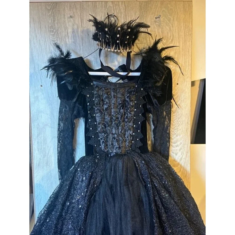 Girls Vampire Queen costume Large 10-12yrs